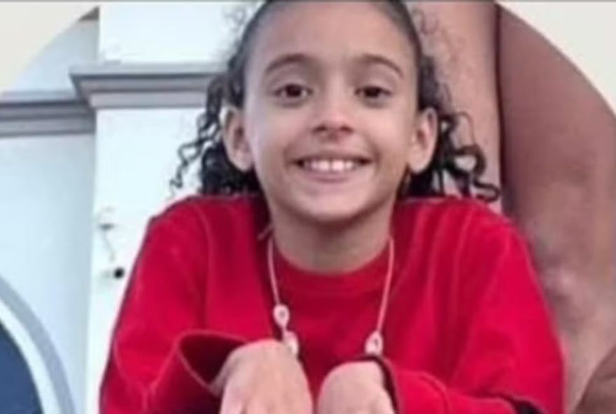menina-baleada-por-policial3A-estado-grave-e-precisa-de-doacao-de-sangue