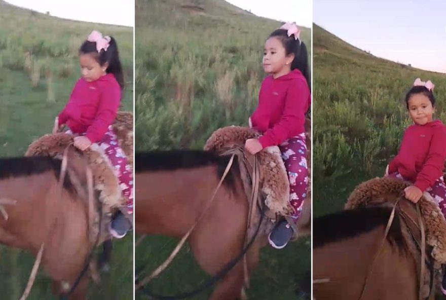 menina-de-5-anos-vai-a-escola-a-cavalo-por-falta-de-transporte-escolar-no-rs menina-de-5-anos-vai-a-escola-a-cavalo-por-falta-de-transporte-escolar-no-rs