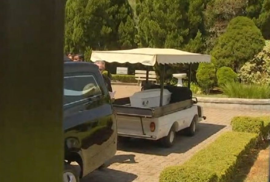 menina-encontrada-morta-em-quintal-e-enterrada3B-mae-e-padrasto-confessam-crime