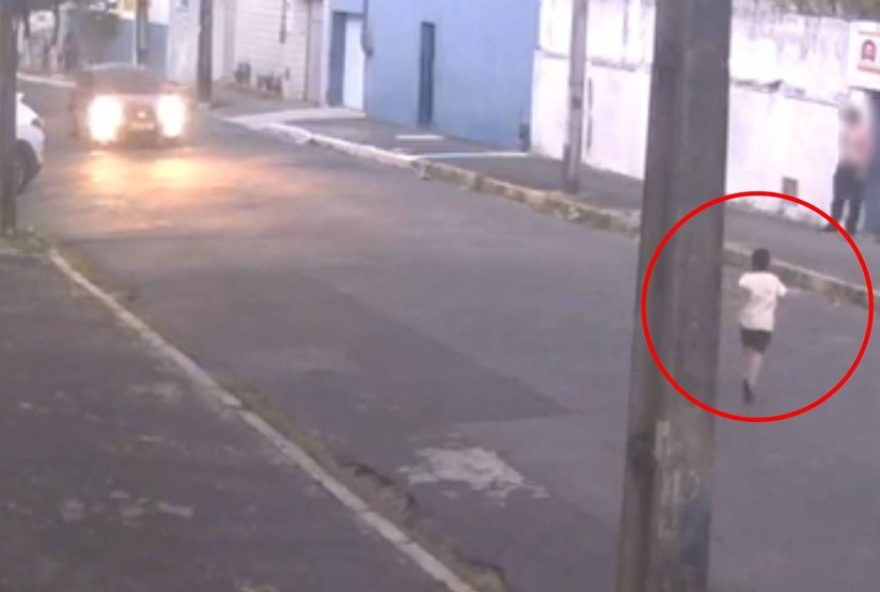 menino-autista-sai-sozinho-da-escola-em-fortaleza-e-mae-se-desespera3A-caso-e-investigado.-medidas-de-seguranca-sao-reforcadas