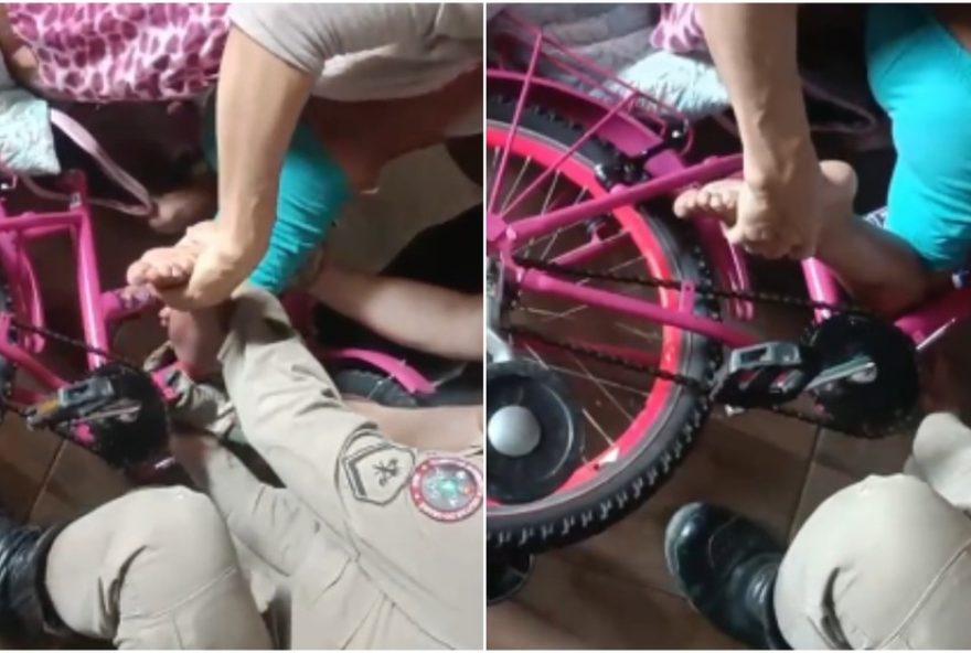 menino-de-3-anos-e-resgatado-pelo-corpo-de-bombeiros-apos-prender-joelho-em-quadro-de-bicicleta menino-de-3-anos-e-resgatado-pelo-corpo-de-bombeiros-apos-prender-joelho-em-quadro-de-bicicleta