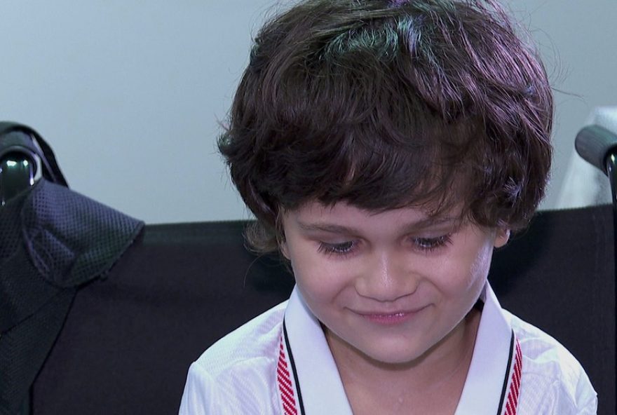 menino-que-sobreviveu-a-queda-no-10o-andar-visita-time-do-coracao menino-que-sobreviveu-a-queda-no-10o-andar-visita-time-do-coracao