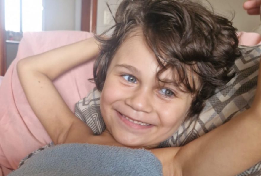 menino-sorri-e-toca-violao-apos-queda-do-10o-andar-em-ribeirao-preto menino-sorri-e-toca-violao-apos-queda-do-10o-andar-em-ribeirao-preto