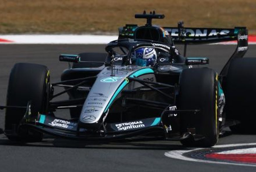 mercedes-domina-e-ferrari-usa-asa-macarena-em-unico-treino-do-gp-da-china