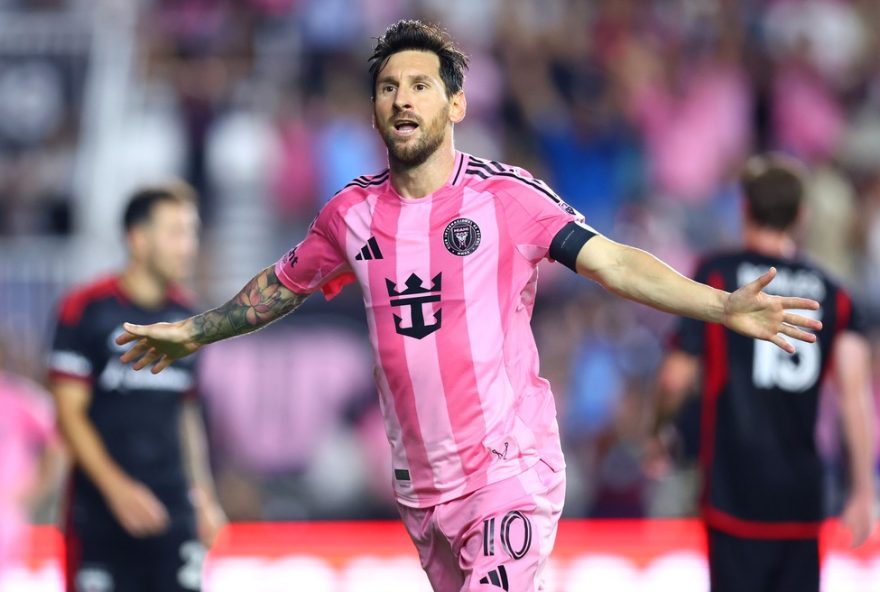 messi-brilha-com-dois-gols-e-assistencia-em-vitoria-do-inter-miami-na-mls