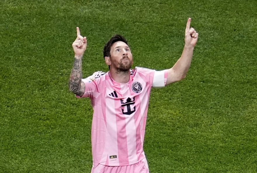 messi-elogia-cristiano-ronaldo-apos-gol-de-falta3A-rivalidade-historica-e-respeito-mutuo-no-futebol