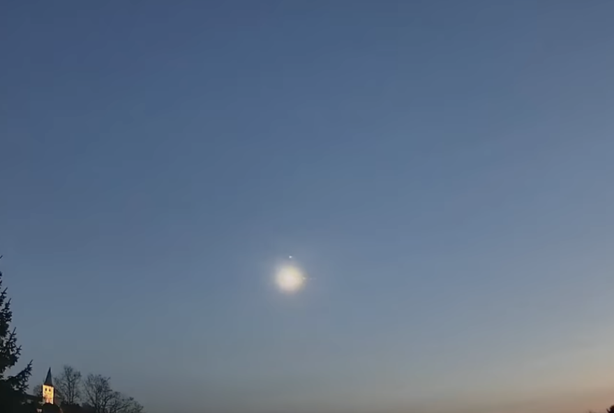 meteorito-atinge-casa-na-alemanha3A-esa-investiga-origem-e-impacto0A meteorito-atinge-casa-na-alemanha3A-esa-investiga-origem-e-impacto0A