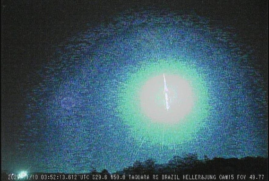 meteoro-brilhante-explode-sobre-rs-e-sc3A-o-espetaculo-celeste-revelador