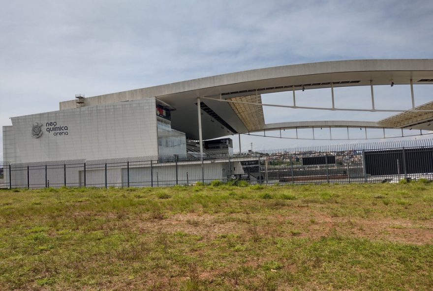 metro-e-cptm-operam-24-horas-para-jogo-da-nfl-na-neo-quimica-arena