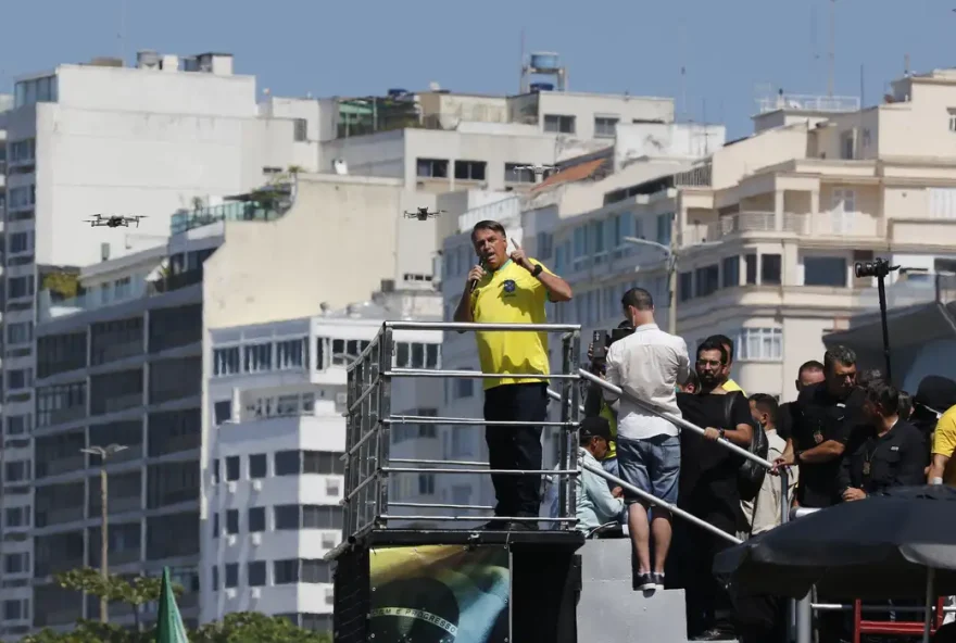 Aliados de Bolsonaro fazem ato político no Rio de Janeiro