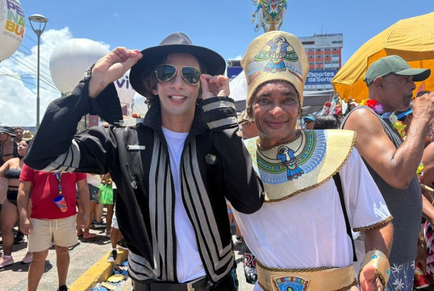 michael-jackson-e-farao-recriam-clipe-no-galo-da-madrugada michael-jackson-e-farao-recriam-clipe-no-galo-da-madrugada