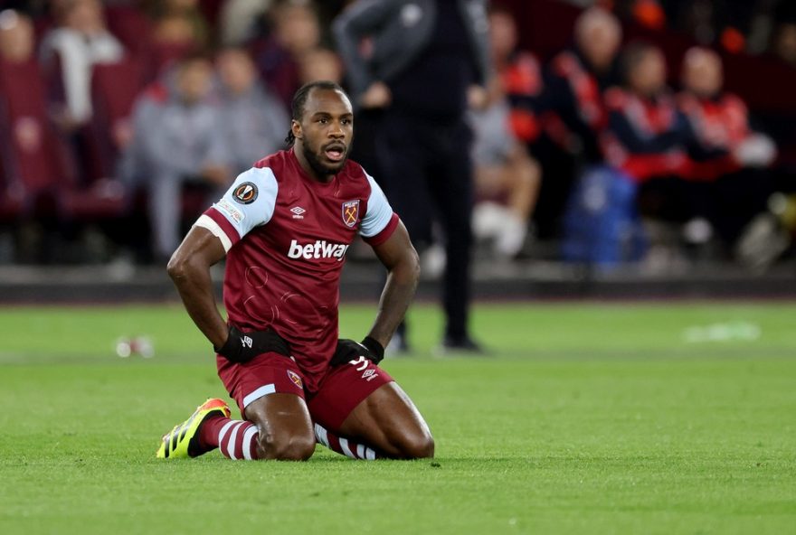 michail-antonio-do-west-ham-lamenta-oportunidade-perdida-apos-acidente3A-torcida-demonstra-solidariedade-e-aguarda-sua-recuperacao