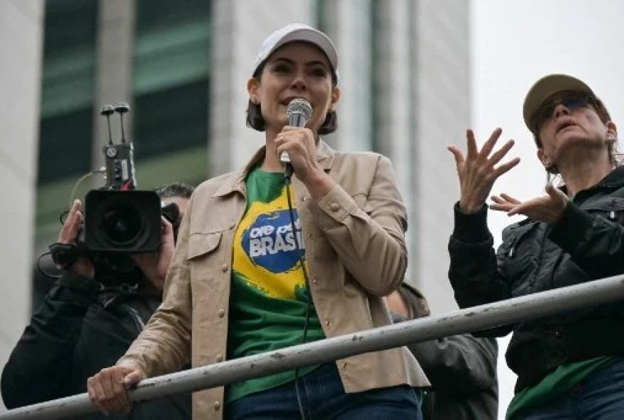 michelle-bolsonaro-fala-sobre-seu-futuro-politico2C-dizendo-estar-nas-maos-de-deus michelle-bolsonaro-fala-sobre-seu-futuro-politico2C-dizendo-estar-nas-maos-de-deus