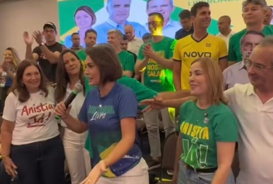 michelle-critica-aproximacao-do-pl-com-ciro-gomes-e-e-tratada-como-presidenciavel-em-fortaleza