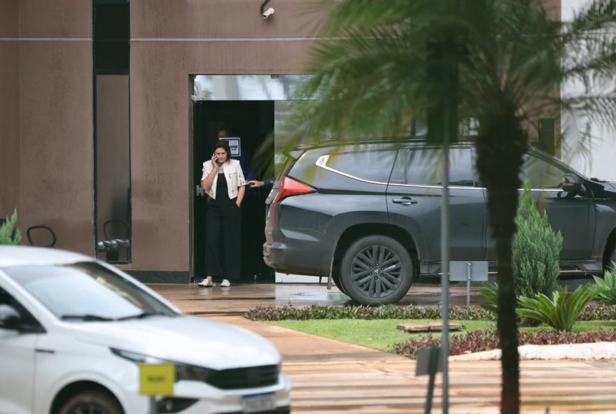 michelle-revela-que-bolsonaro-caiu-e-bateu-a-cabeca-na-cela3A-sintomas-preocupam michelle-revela-que-bolsonaro-caiu-e-bateu-a-cabeca-na-cela3A-sintomas-preocupam