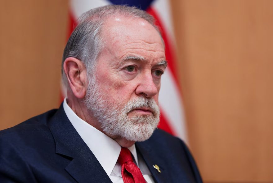 mike-huckabee-causa-polemica-ao-sugerir-expansao-territorial-de-israel-no-oriente-medio mike-huckabee-causa-polemica-ao-sugerir-expansao-territorial-de-israel-no-oriente-medio