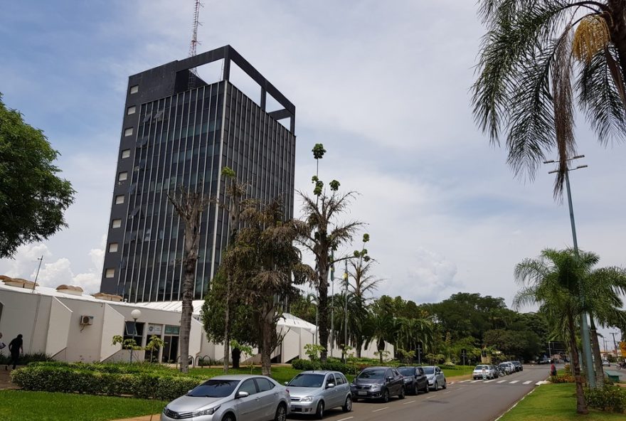 ministerio-publico-investiga-omissao-da-prefeitura-em-area-publica-de-santa-barbara-doeste3A-descarte-irregular-e-queimadas-em-foco