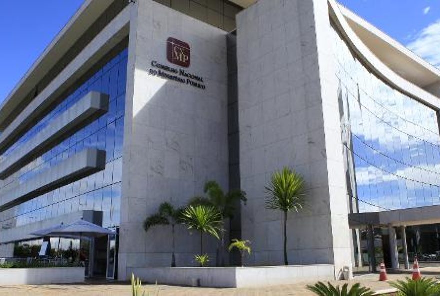 ministerio-publico-pagou-r24-22C9-bi-em-penduricalhos-retroativos-entre-2024-e-2025 ministerio-publico-pagou-r24-22C9-bi-em-penduricalhos-retroativos-entre-2024-e-2025