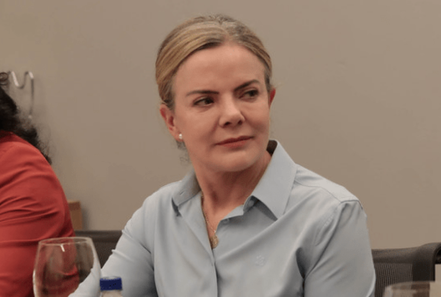 ministra-afirma-que-presidente-nao-tem-problema-para-dialogar-com-ninguem