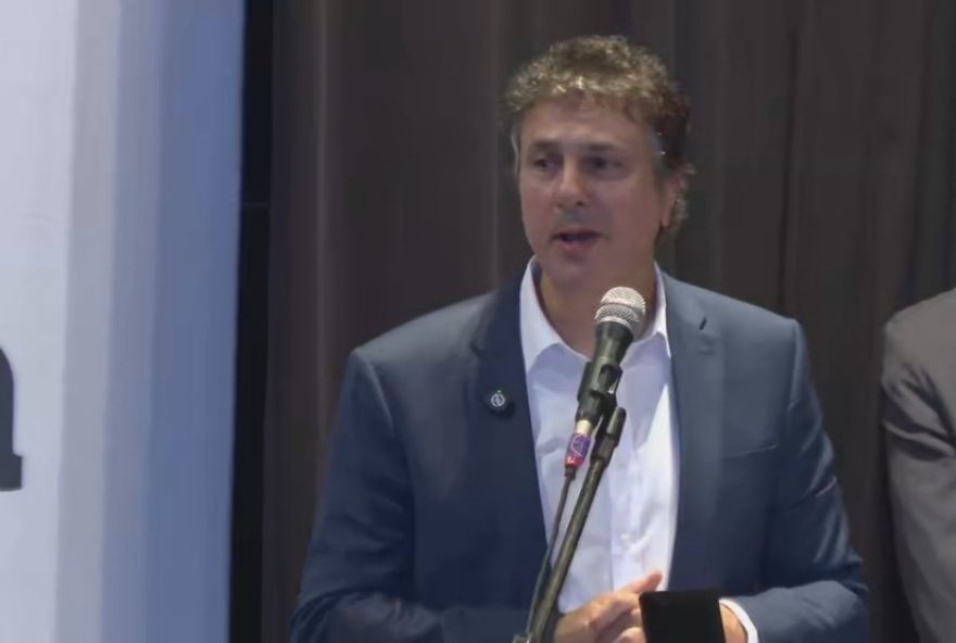 ministro-anuncia-concurso-e-investimentos-em-educacao-no-recife