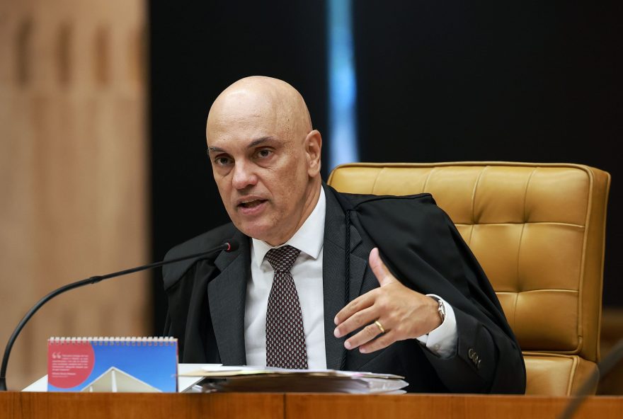 ministro-autoriza-policia-no-quintal-de-bolsonaro-citando-vizinhos3B-saiba-mais