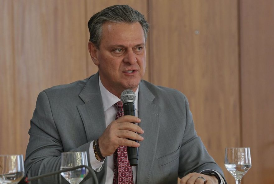 ministro-da-agricultura-destaca-importancia-de-cautela-nas-negociacoes-com-a-china-sobre-frango-brasileiro