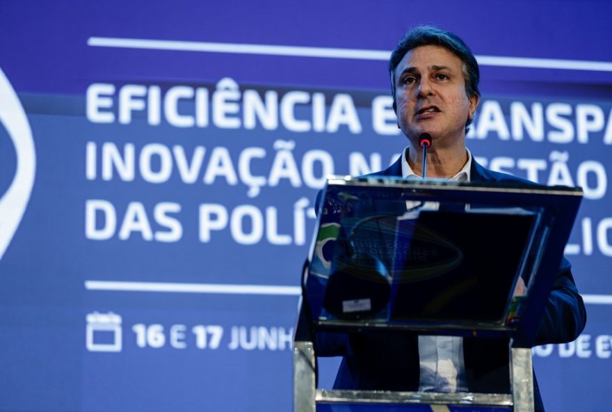 ministro-da-educacao-anula-questoes-do-enem-2025-por-suspeita-de-vazamento