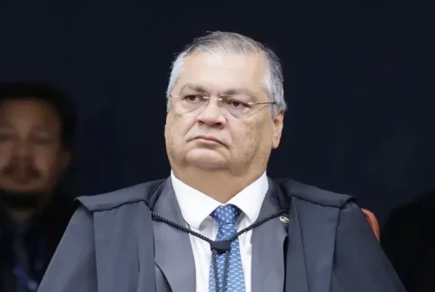ministro-flavio-dino-pede-inquerito-contra-bolsonaro-e-aliados-no-stf