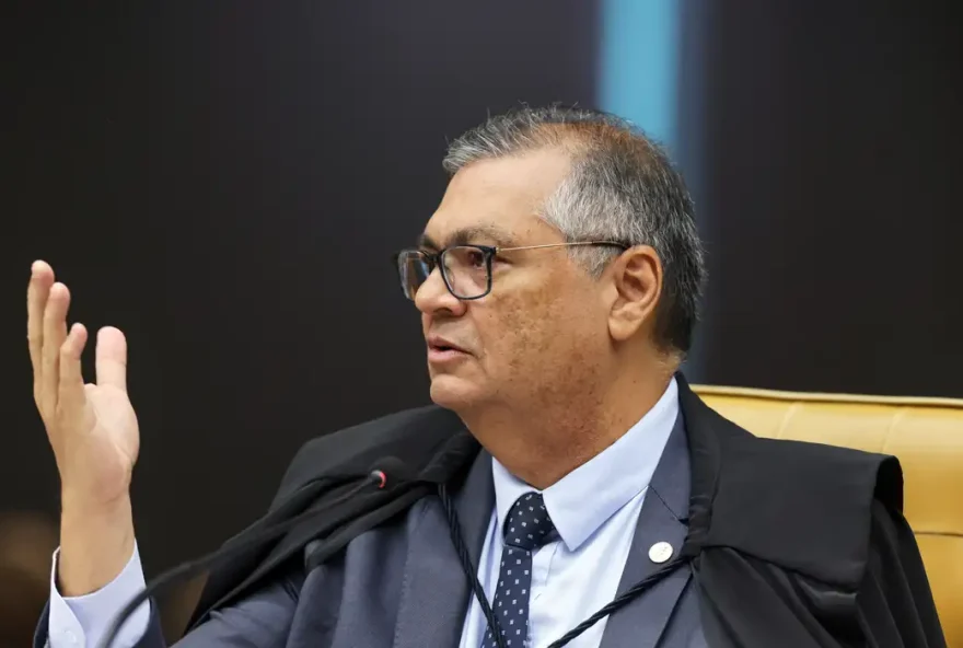 ministro-flavio-dino-proibe-repasse-de-emendas-para-eduardo-bolsonaro-e-ramagem