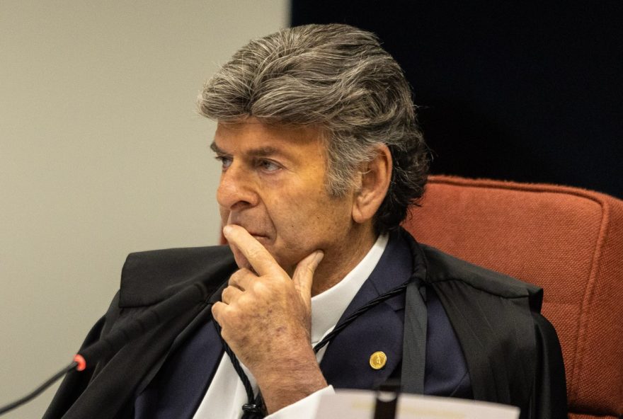 ministro-fux-critica-intervencao-de-dino-no-voto-de-moraes-durante-julgamento-no-stf