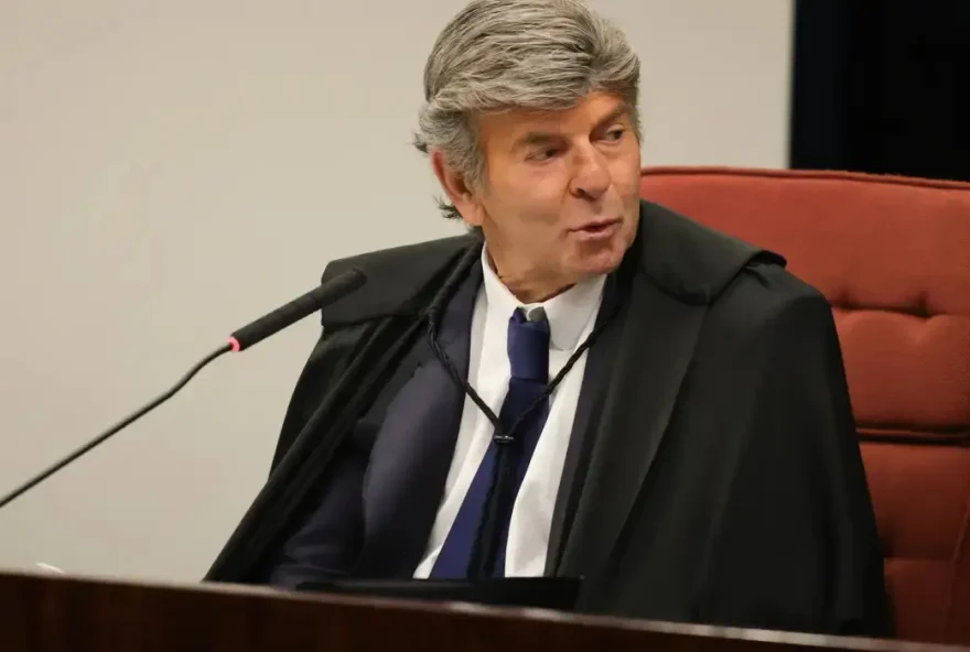 ministro-luiz-fux-absolve-bolsonaro-dos-cinco-crimes-da-trama-golpista
