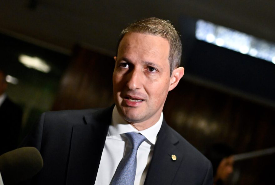 ministro-moraes-autoriza-deputado-derrite-a-visitar-bolsonaro-na-papudinha ministro-moraes-autoriza-deputado-derrite-a-visitar-bolsonaro-na-papudinha