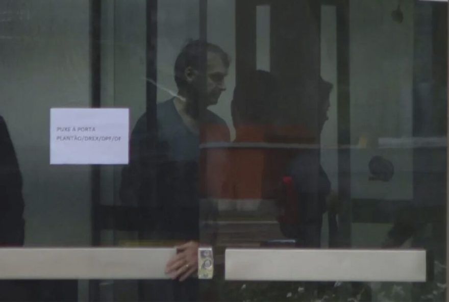 ministro-moraes-autoriza-visita-permanente-dos-filhos-a-jair-bolsonaro-na-pf ministro-moraes-autoriza-visita-permanente-dos-filhos-a-jair-bolsonaro-na-pf