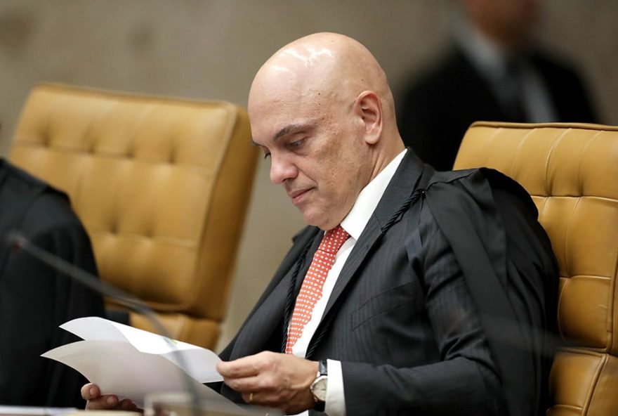 ministro-moraes-decide-manter-prisao-de-ex-assessor-de-bolsonaro