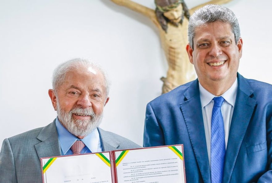 ministro-otimista-diz-que-lula-tem-22saude-de-leao22-e-apoia-candidatura-em-2026