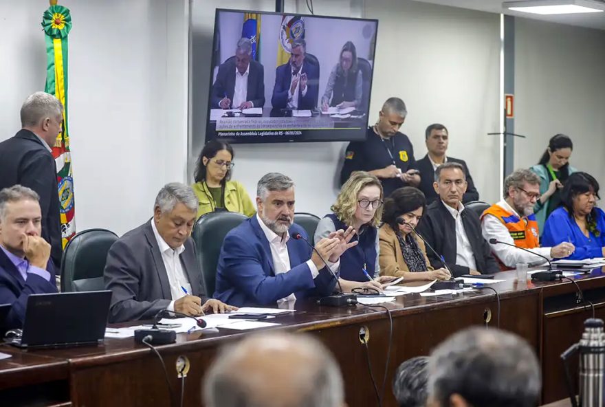 O ministro-Chefe da Secretaria de Comunicação Social da Presidência da República, Paulo Pimenta, durante reunião Assembleia Legislativa