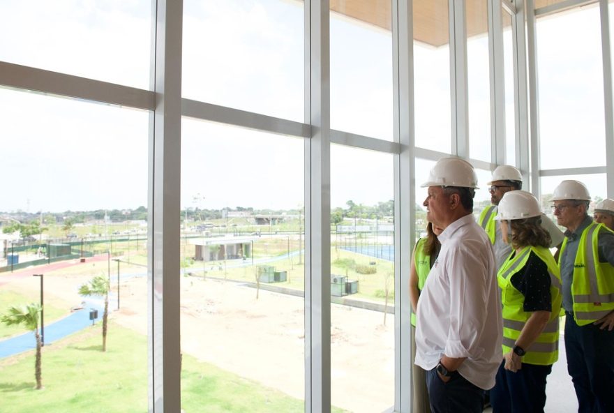 ministro-rui-costa-vistoria-obras-da-cop30-e-percorre-20-km-entre-outeiro-e-parque-da-cidade-em-belem