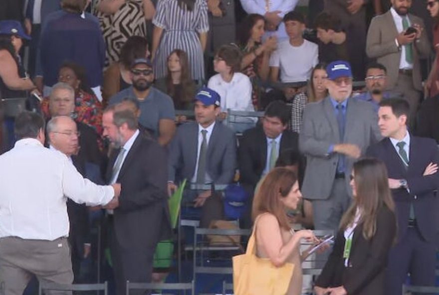 ministro-usa-bone-22brasil-soberano22-no-desfile-de-7-de-setembro3A-gesto-de-compromisso-com-a-soberania-nacional
