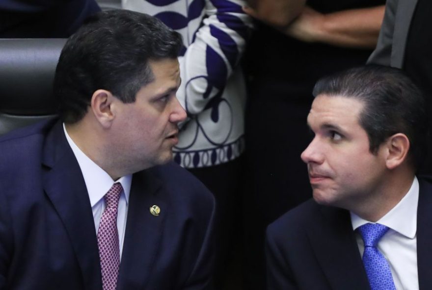 ministros-de-lula-debatem-pautas-prioritarias-com-alcolumbre-e-hugo ministros-de-lula-debatem-pautas-prioritarias-com-alcolumbre-e-hugo