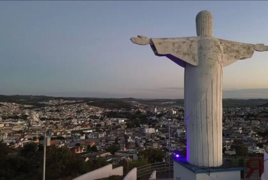 mirante-do-cristo-redentor-em-formiga3A-vista-panoramica2C-historia-e-fe-no-alto-da-cidade