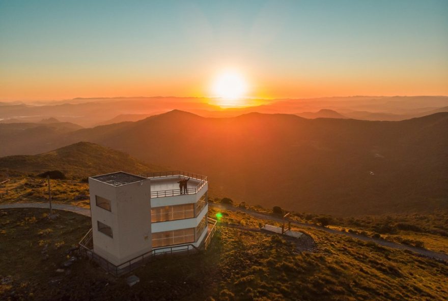 mirante-do-morro-das-antenas-em-urupema2C-sc3A-permanencia-limitada-das-6h-as-19h2C-com-previsao-de-neve.-entenda-o-horario-restrito