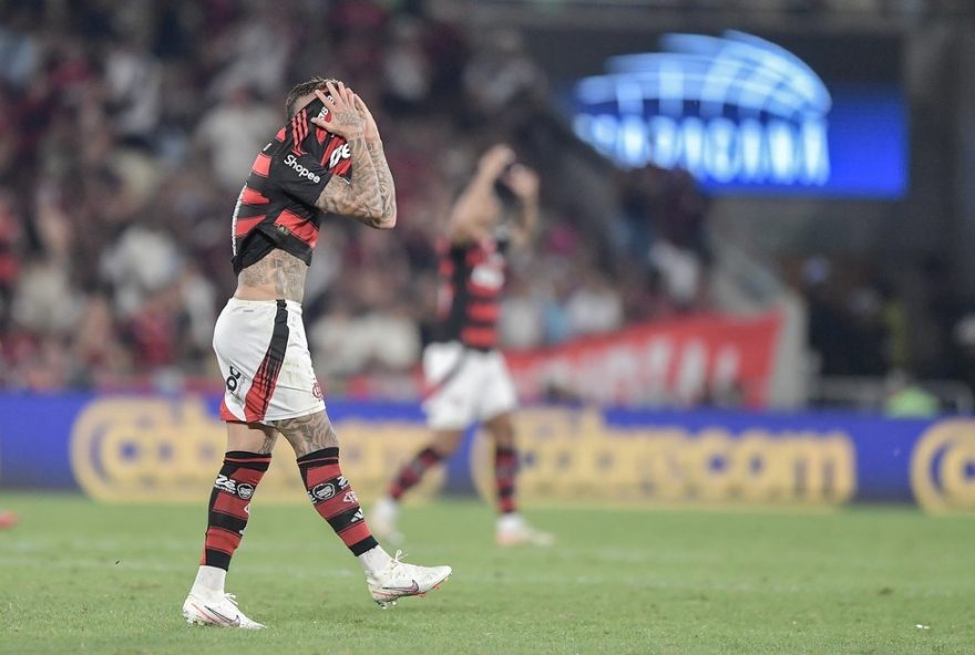mistao-do-flamengo-tropeca-no-vasco-e-ve-lideranca-no-brasileirao-se-complicar