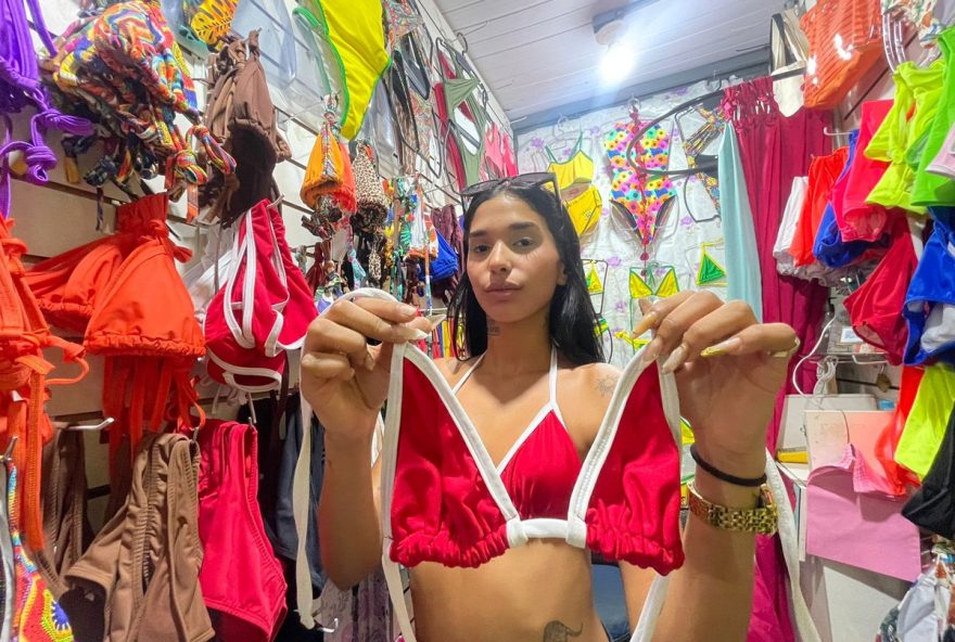 moda-22vale-tudo223A-looks-das-personagens-viram-febre-e-invadem-o-comercio-popular-do-rio