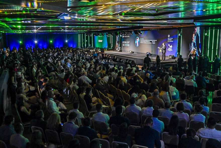 modelos-diferentes-tambem-entregam-resultados2C-frisa-casagrande-no-forum-liberdade-e-democracia modelos-diferentes-tambem-entregam-resultados2C-frisa-casagrande-no-forum-liberdade-e-democracia