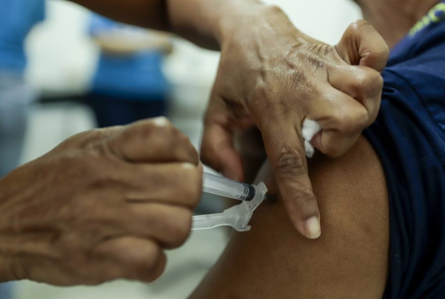 mogi-das-cruzes-inicia-campanha-de-vacinacao-contra-gripe-nesta-quarta-feira.-confira-locais-e-horarios