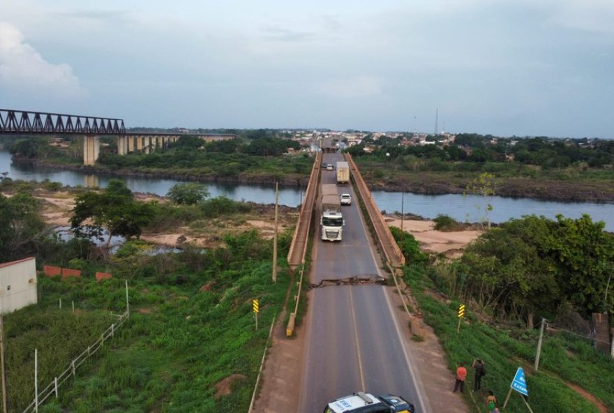 monitoramento-da-contaminacao-por-produtos-quimicos-no-rio-tocantins-apos-queda-de-ponte3A-ana-em-acao