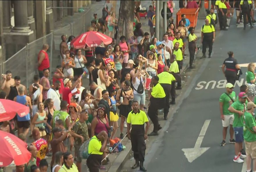 monobloco-encerra-carnaval-do-rio-com-desfile-de-25-anos-e-atracoes-especiais