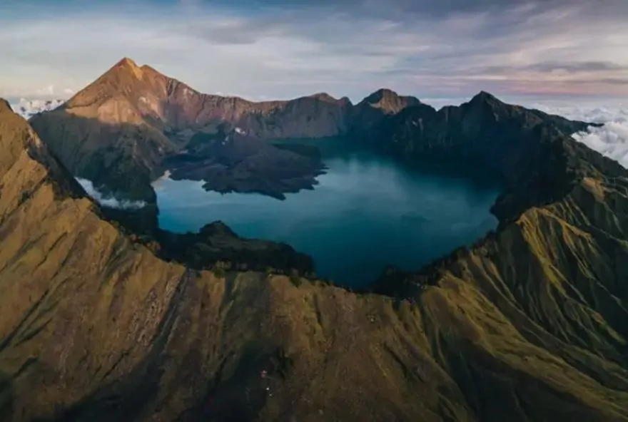 monte-rinjani3A-por-que-e-um-destino-tao-perigoso-para-montanhistas3F-saiba-mais-sobre-os-riscos-e-acidentes-recentes