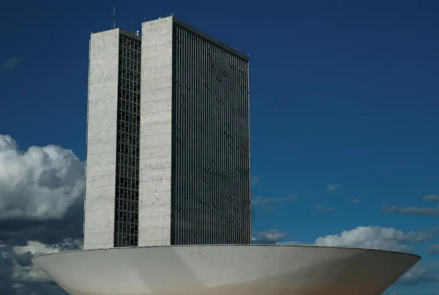 monumentos_brasilia_cupula_plenario_da_camara_dos_deputados3103201339