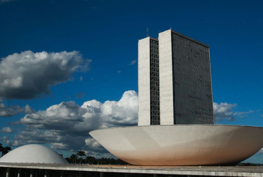 monumentos_brasilia_cupula_plenario_da_camara_dos_deputados3103201341